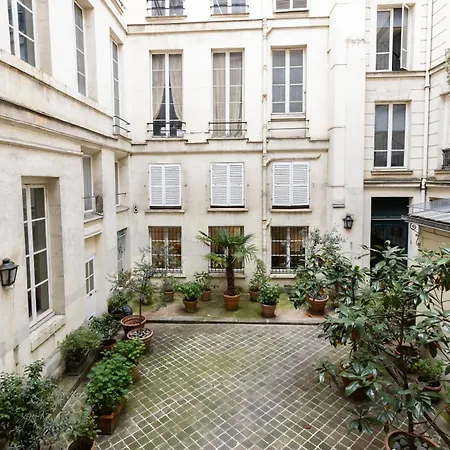 Nochichi-collections - Louvre Párizs